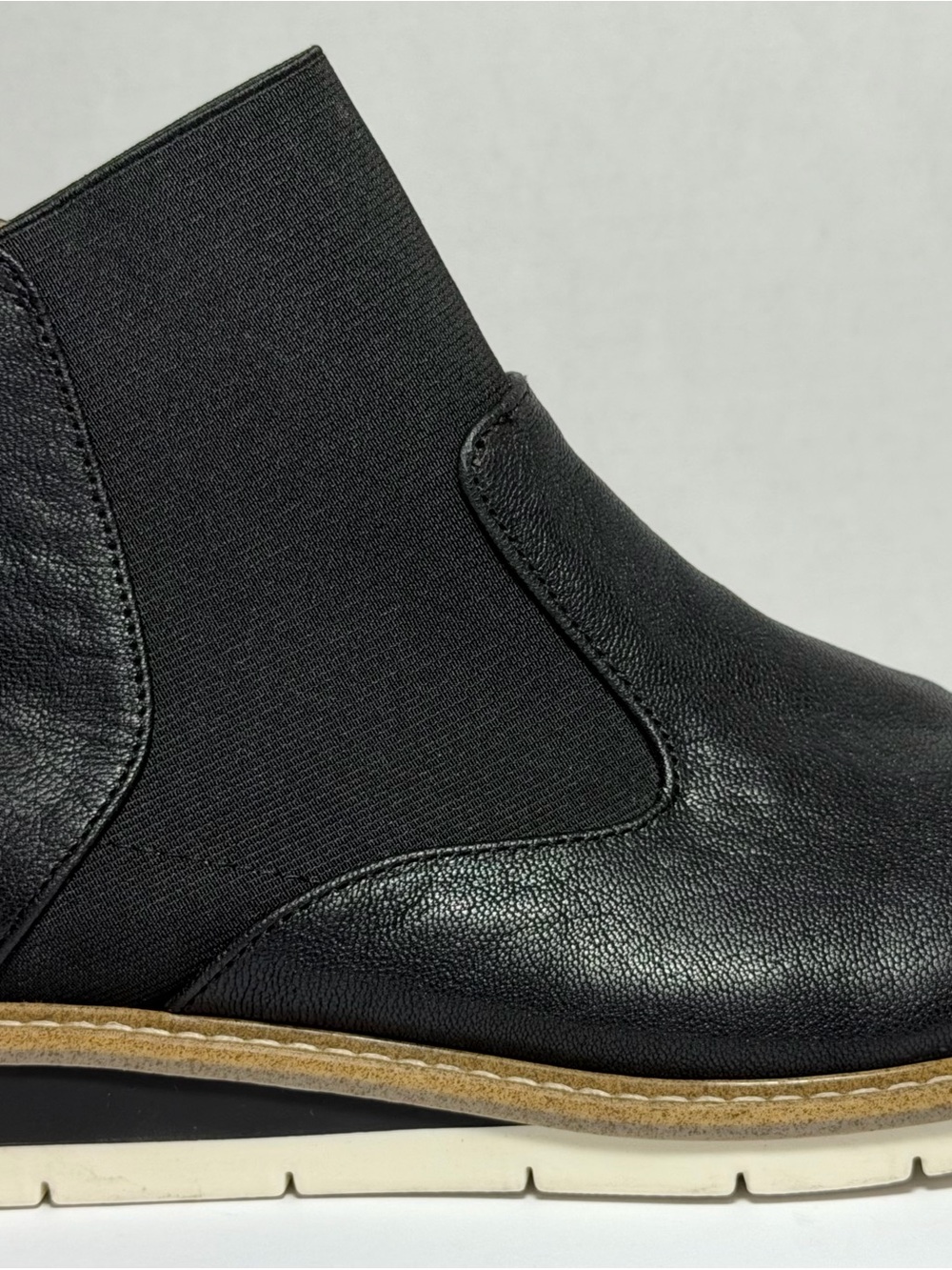 Kelly & Katie Arlo Black Leather Chelsea Boots Size 9M